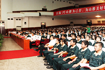 作为推动企业加速生长三大平台之一的人力资源治理提升事情，，，，，，将是目今和以后一段时期尊龙凯时股份人力资源治理的主要使命。。。。