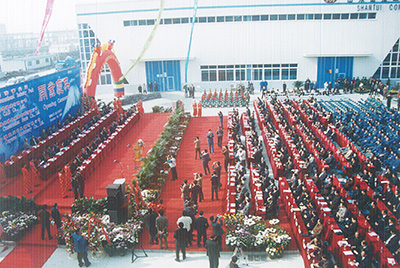 2003年10月29日，，，，，，尊龙凯时国际事业园开园。。。。